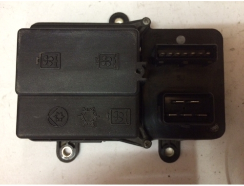 Calculateur Commande de climatisation Fiat Punto 46410810