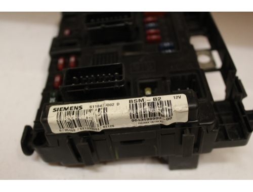 Calculateur BSM Boîtier à fusibles Citroen C2 / C3 SIEMENS:S118470002