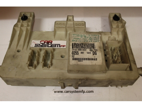 Caja de fusibles Ford Focus 97RA-000001