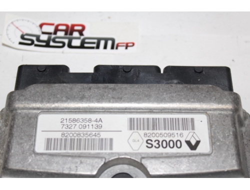 Calculateur moteur Renault Megane 8200835645
