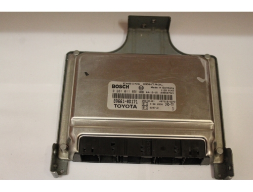 Centralita de motor Toyota Yaris - BOSCH 0281011651 - Traspaso de códigos Reparación varias BOSCH:0281011651
