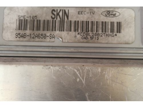 Centralita de motor Ford Escort 95AB-12A650-SA