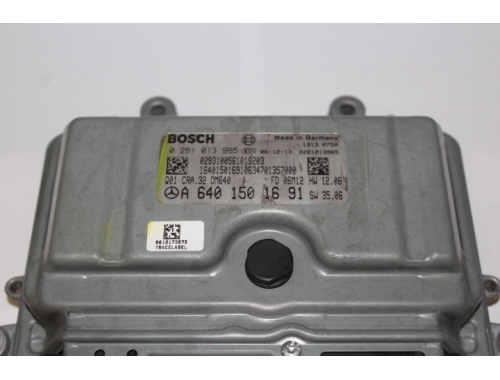 Calculateur moteur Mercedes Classe B180 BOSCH:0281013965