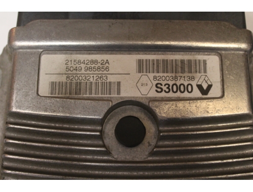 Engine ECU RENAULT MEGANE Johnson Controls 8200387138, 215842882-A, 5049985856, 8200321263