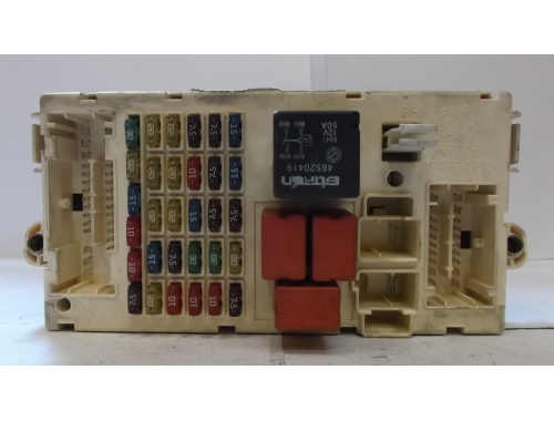 Caja de fusibles Fiat Stilo 46778898