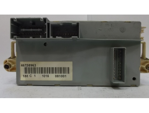 Boîtier à fusibles Fiat Punto 188 46812235