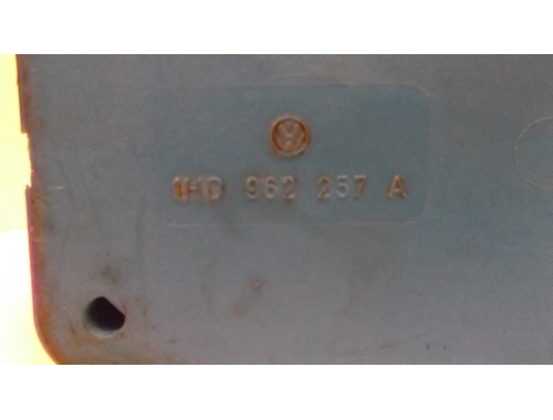 Calculateur de centralisation Volkswagen Golf Jetta 1H0962257