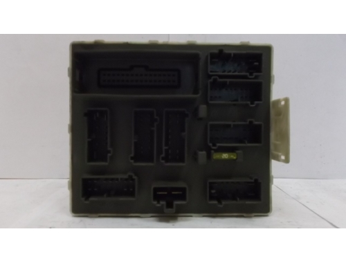 Caja de fusibles Ford Focus 518273305